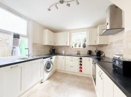 81, Alexandra Road, Aldershot GU11 1QW
