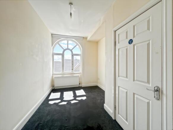 2 bed Apartment to rent Image 6