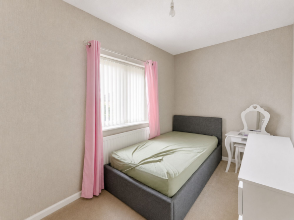 3 bed Terraced to rent Image 9