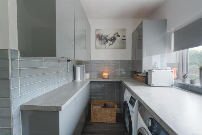 4 bed Detached for sale Image 7
