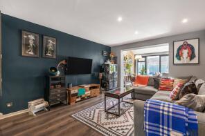 36, John Ashby Close, London SW2 5PX