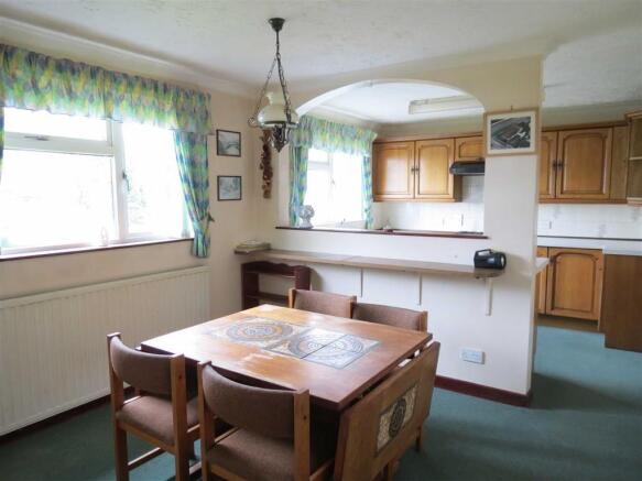 Kitchen/Breakfast Ro