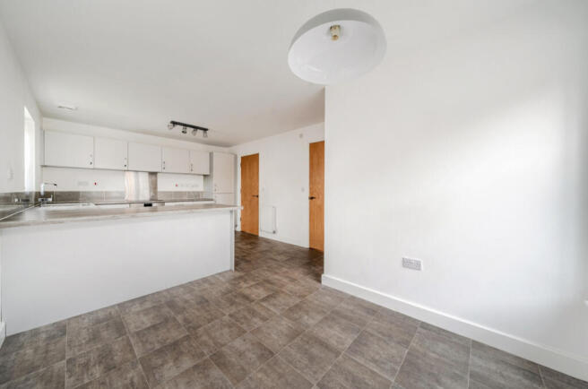 1399758-16-698b05...