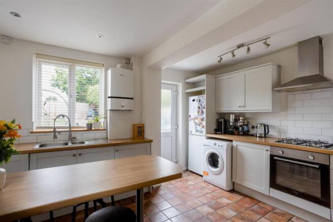 2 bed Semi-Detached for sale Image 8
