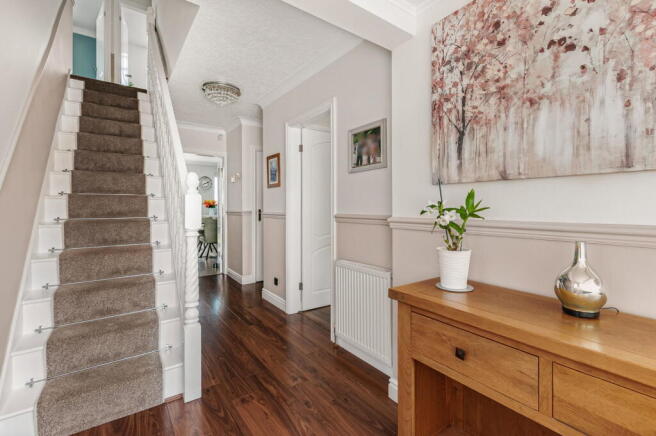 4 bed Link Detached House for sale Image 8