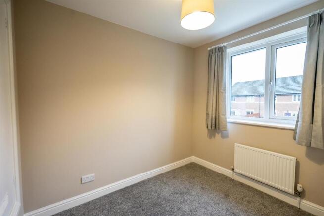 Morehall Close (19) bedroom 2.jpg