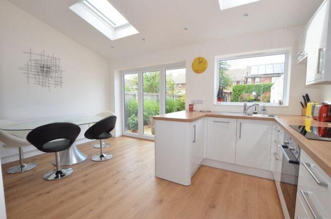 Kitchen/Dining...