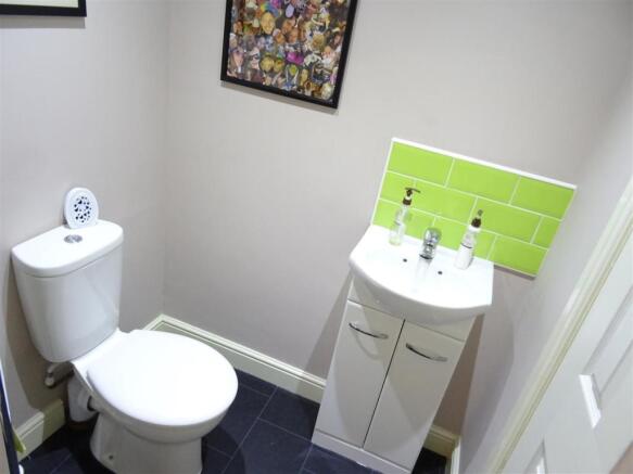 Cloakroom/Wc