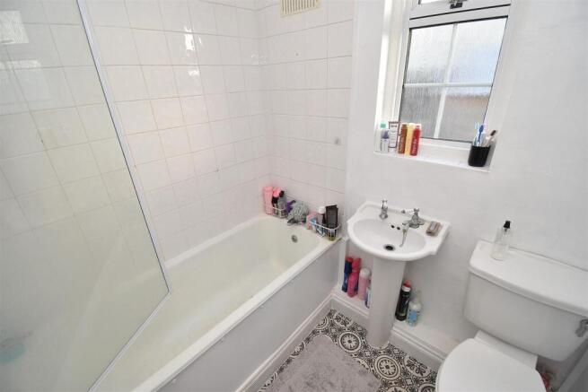 Bathroom.JPG
