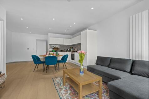 Echo Court,
21 Admiralty Avenue, E16