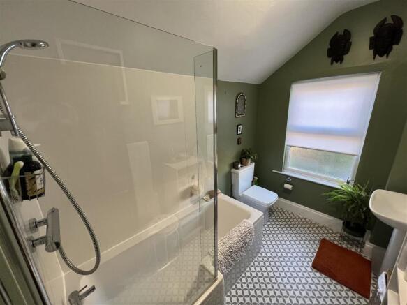 Bathroom.jpg