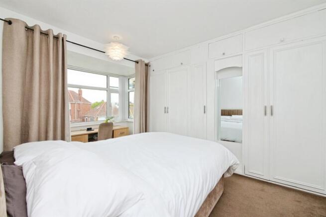 3 bed Semi-Detached for sale Image 10