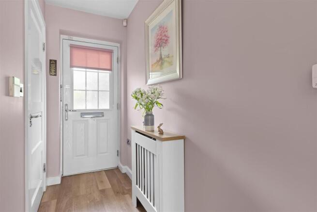 3 bed Semi-Detached for sale Image 6