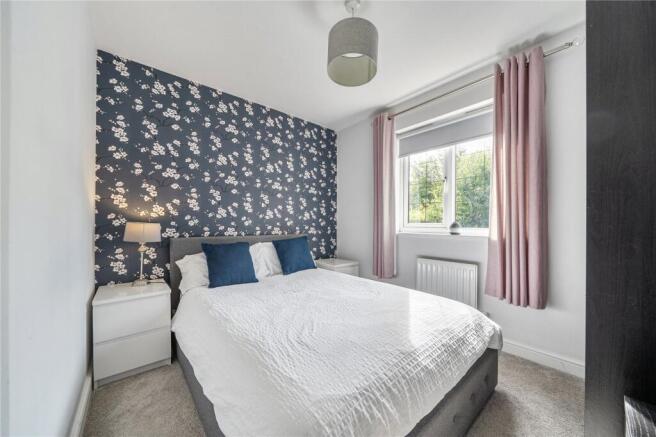 5 bed Detached for sale Image 6