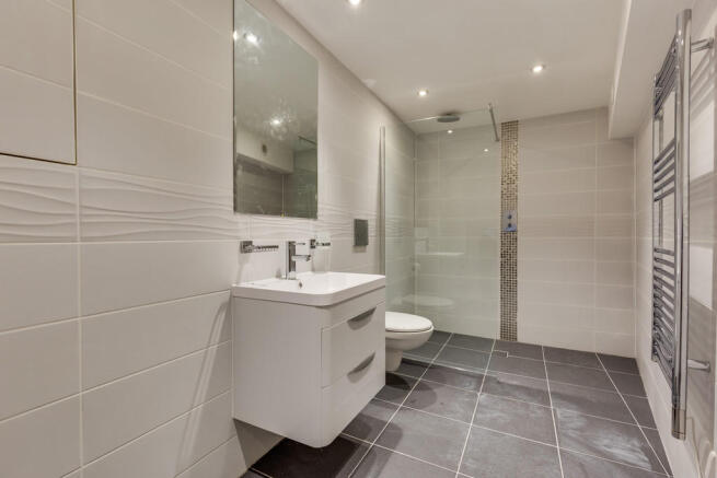 En-suite Shower R...