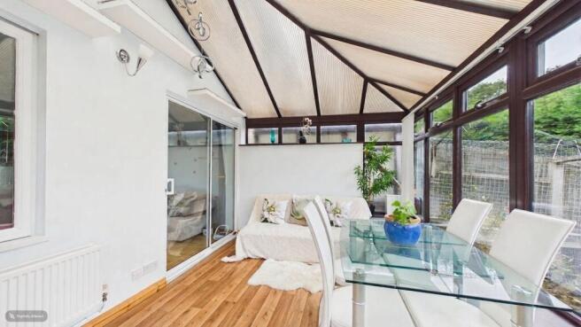 3 bed Semi-Detached for sale Image 7