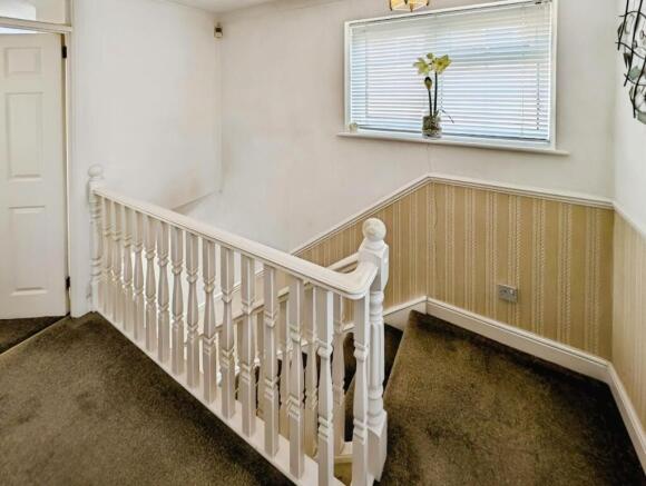 32 Dorset Way photo 10.jpg