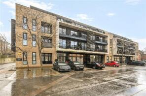 9, Ellington House, Ashmore Road, London SE18 4AS