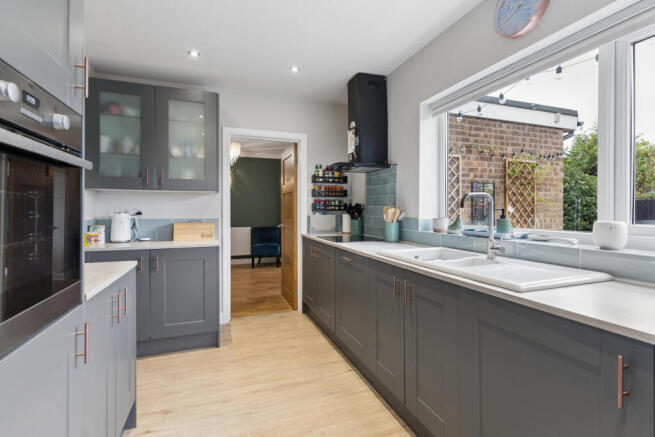 Turnpike Drive, Luton photo 3