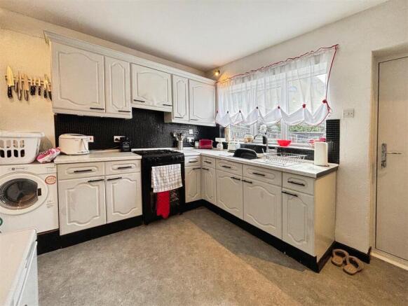 3 bed Terraced for sale Image 4