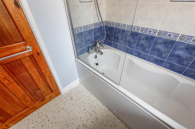 3 bed Semi-Detached to rent Image 12