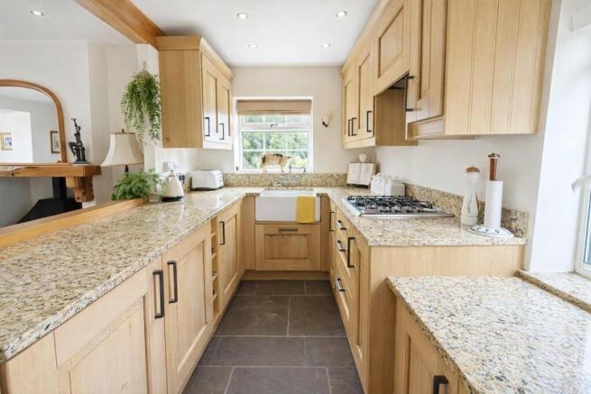 2 bed Cottage for sale Image 6