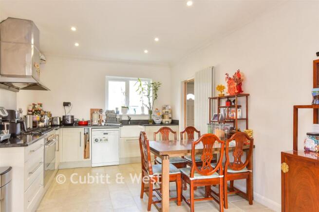 Kitchen/ Breakfast Room