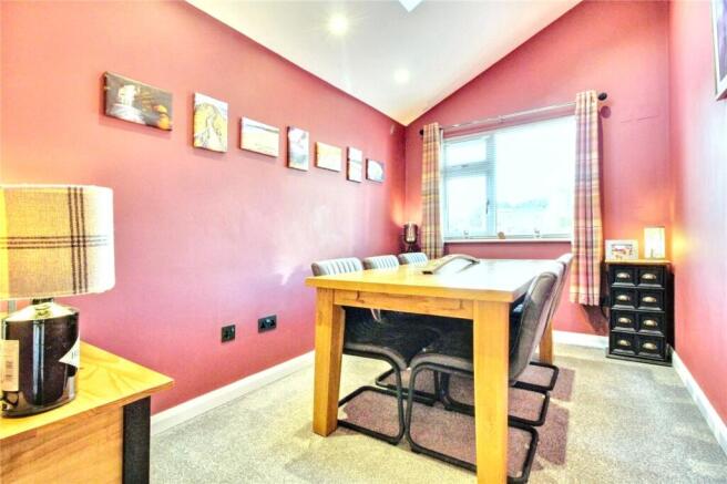 Bed 4/Dining Room
