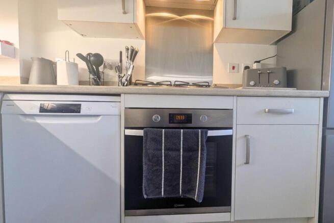 3 bed Semi-Detached for sale Image 12