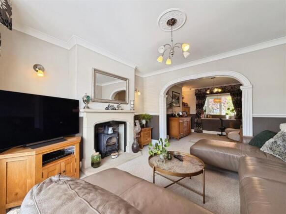 3 bed Semi-Detached for sale Image 9