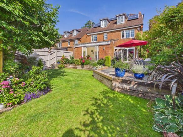 REAR ASPECT & GARDEN