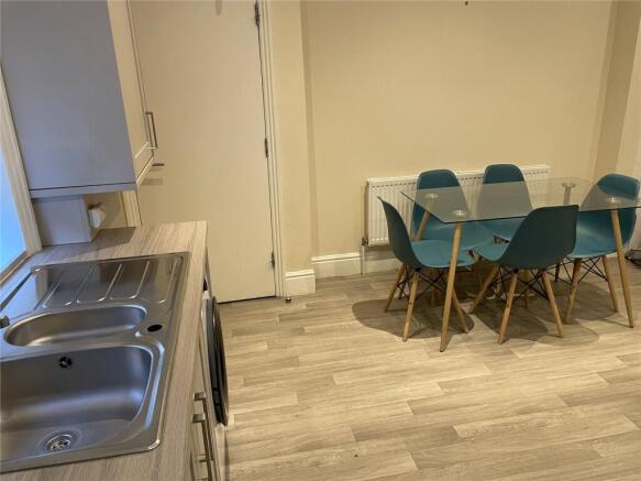 1 bed Terraced to rent Image 11