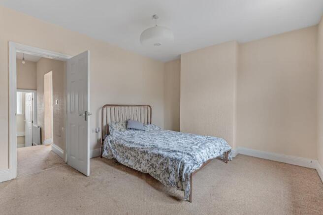 3 bed Terraced for sale Image 11