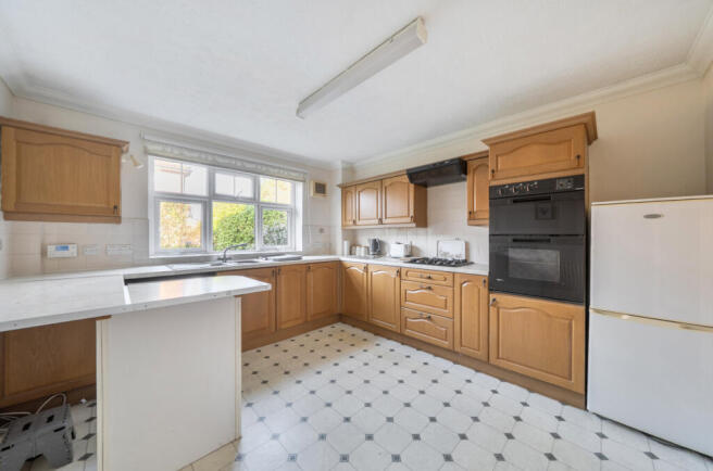 West Avenue, Worthing, West Sussex, BN11 photo 3