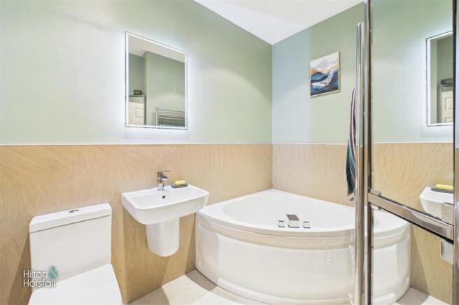 2 bed Terraced for sale Image 9