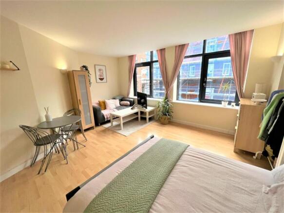 Open Plan Living/Dining