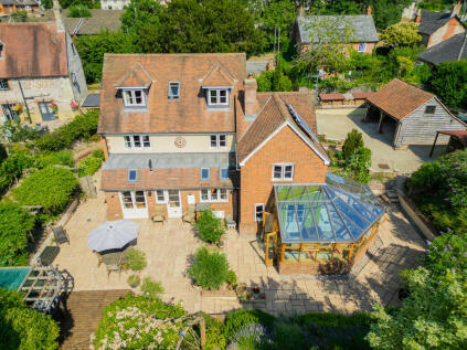 High Street, Bulford ***VIDEO TOUR***