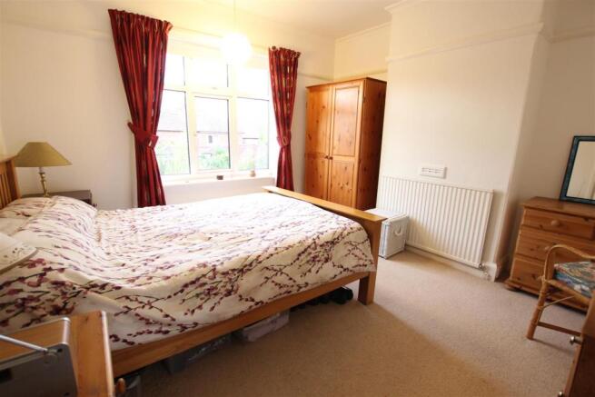 Bedroom 1.JPG