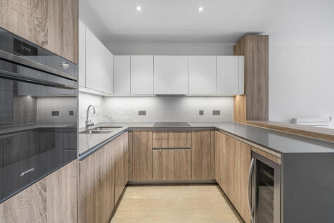 Queenshurst Square, Kingston upon Thames, KT2