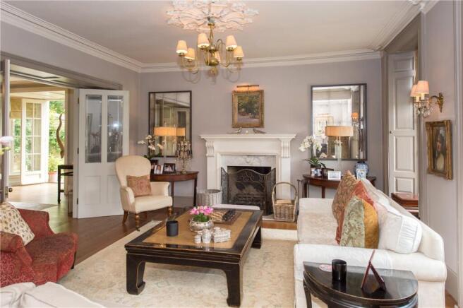 6 bed Detached for sale Image 5