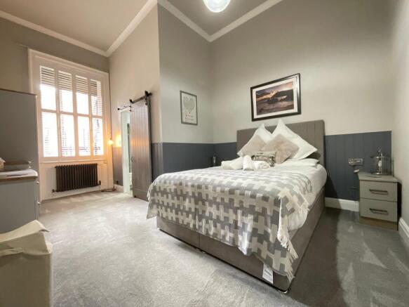 2 bed Flat for sale Image 4