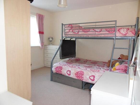 BEDROOM 2