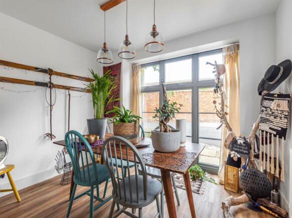 Dining room.jpg