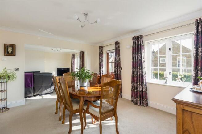 Thornton View 8 Dining Room-1.jpg