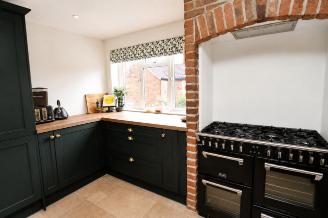 3 bed Detached for sale Image 6