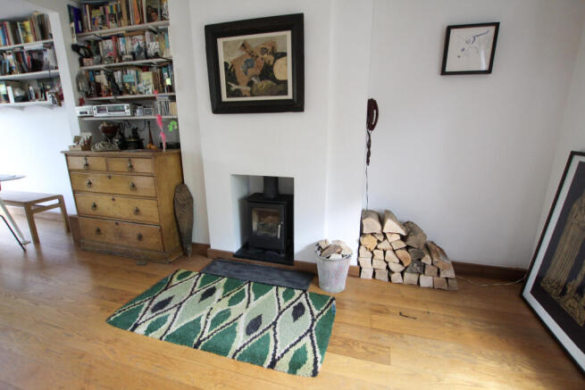 Feature stove burner