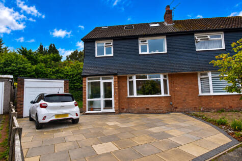 Roslyn Avenue, Flixton, Manchester M41 6PY