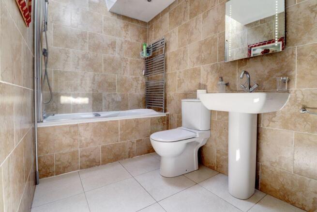 1st Floor Family Bathroom