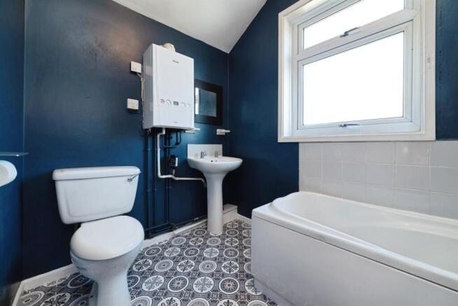 3 bed Terraced for sale Image 12