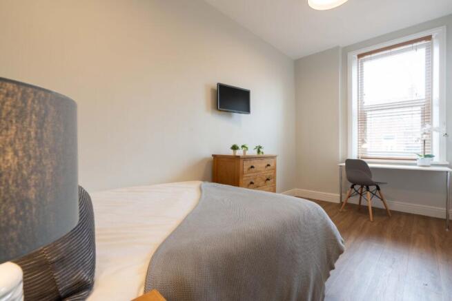43DR - Bedroom 1
